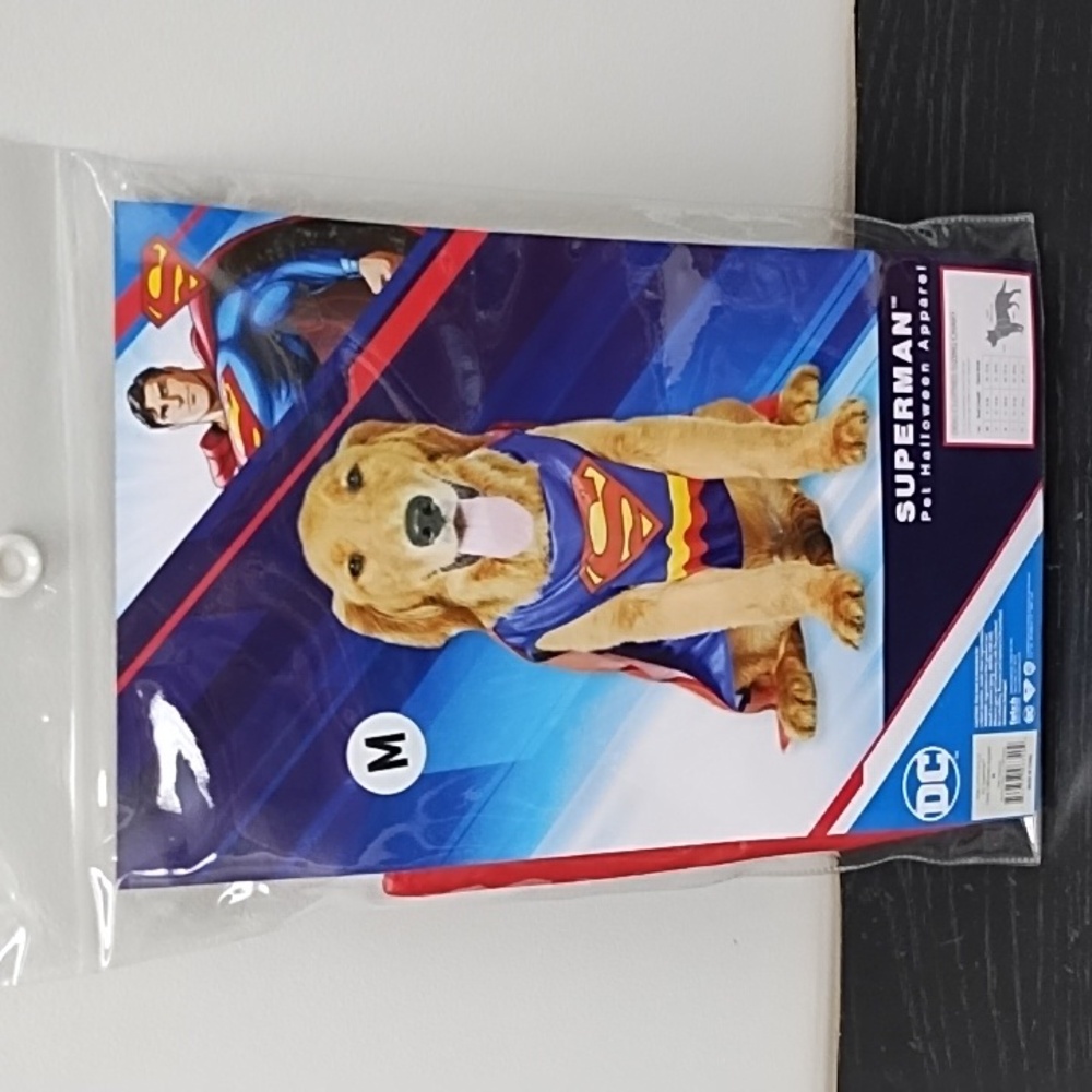 NWT SUPERMAN PET HALLOWEEN APPAREL